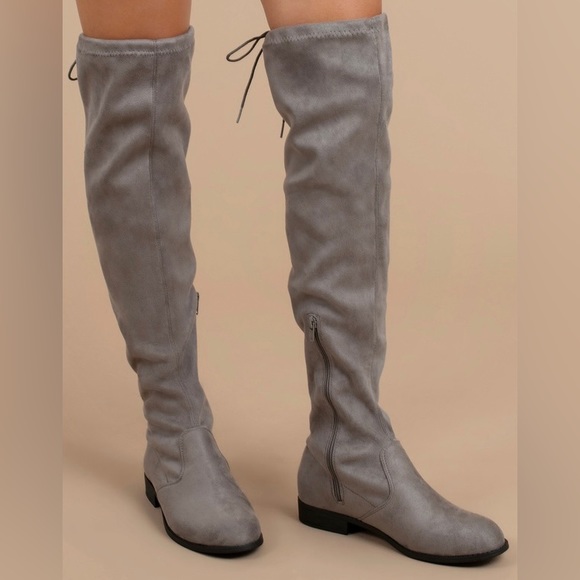 Jessica Simpson Girls Boots size 1
Grey Relaxed Knee-High Boots/Lightweight - Picture 1 of 4
